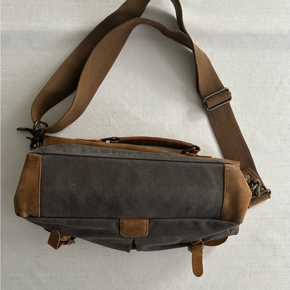 VASCHY CommuniCarry Messenger Bag - Picture 6 of 16